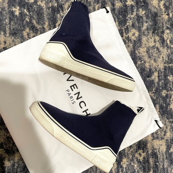 Women high top Givenchy shoes 👟 - Picture 2 of 3